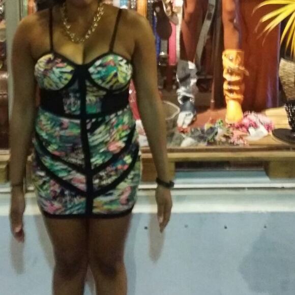 Pastel Bodycon Dress with Mesh Detail and Bra Cups Size M EUC - Picture 7 of 7